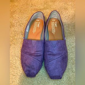 Purple Tom’s flat slip on shoes Size 6.5